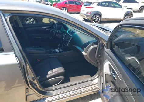 2017 Nissan Altima 2.5 Sr из США, поврежденный, VIN 1N4AL3AP2HC125803